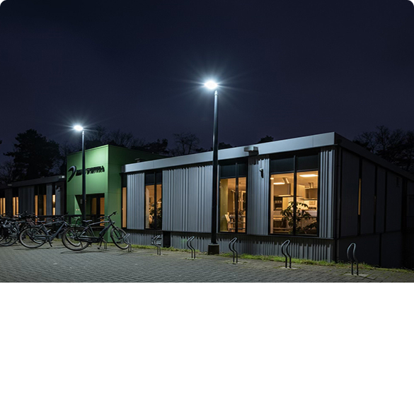 Composiet_lichtmast_in_donker