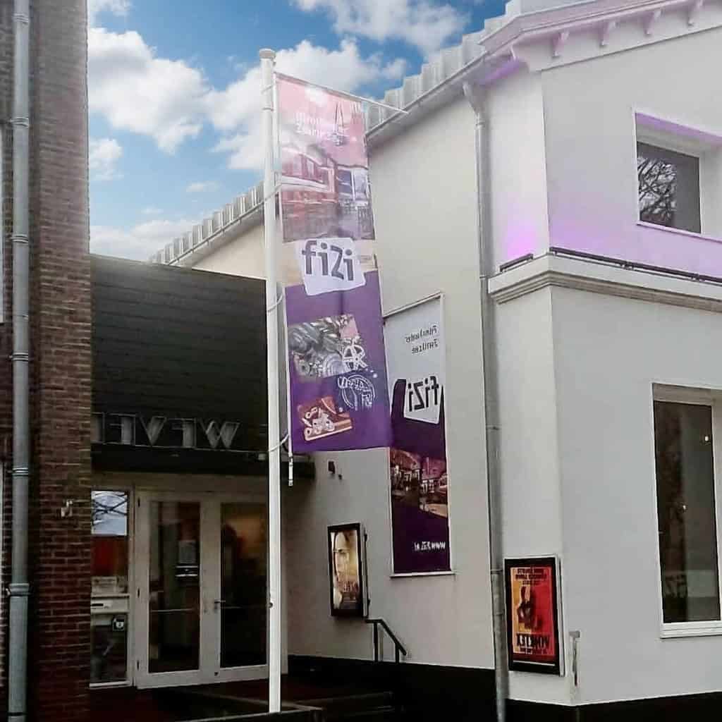 Aluminium Fahnenmast mit hissbaren Ausleger Easylift 6 Metern 2 Aluminium Fahnenmast mit Ausleger